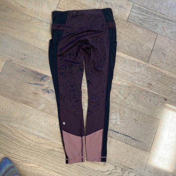 Lululemon maroon 3/4 length leggings - size 6 - Picture 2 of 4